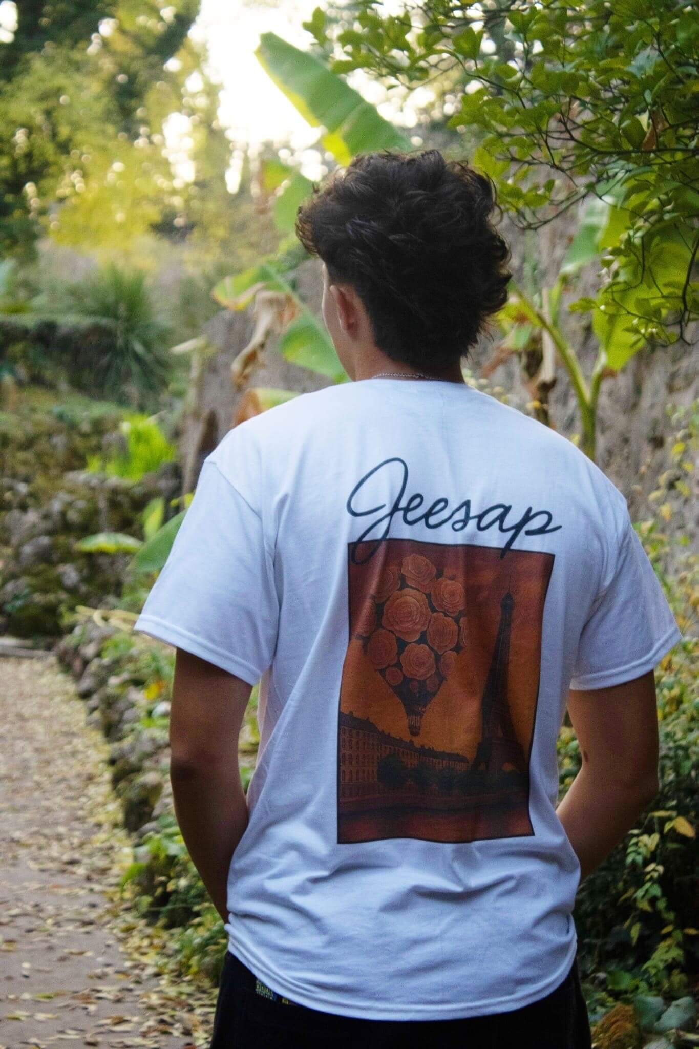 T-shirt Jeesap porté par mannequin